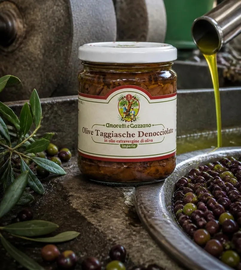 Olive Denocciolate Taggiasche in Olio EVO Amoretti e Gazzano